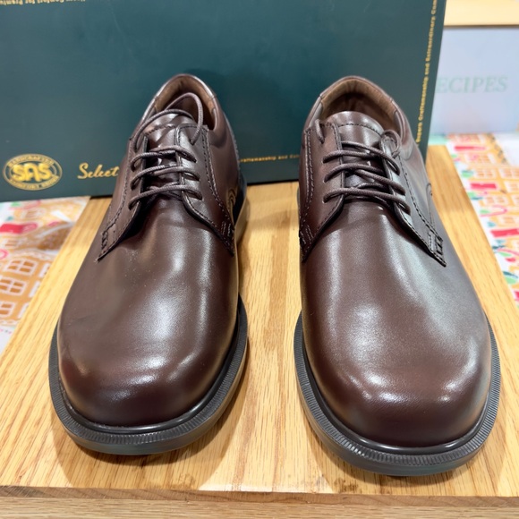 SAS Men's Brown Leather Shoes size 8 brand new with box - Picture 2 of 11